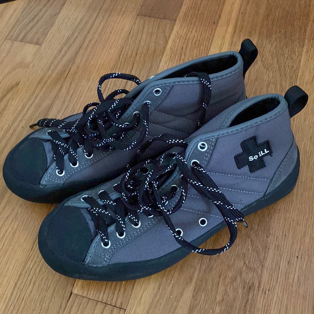 So iLL Approach Shoes - Size 9 - NWOT